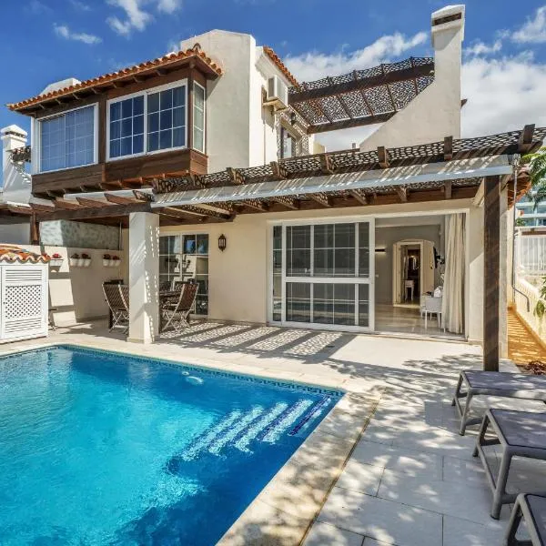 La Caleta Seaside Villa With Pool, ξενοδοχείο σε Adeje