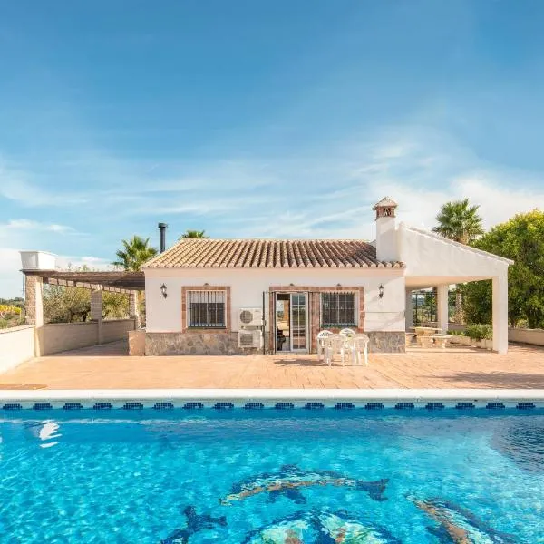 Chalet andaluz Los Alberos, готель у місті Коін