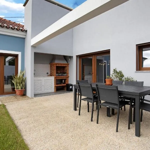 Casa D'Avó - Family Coastal Escape, hotel di Casa Nova