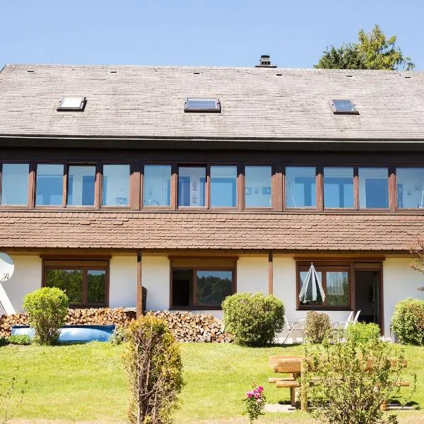 Ferienhaus Völkle, hotelli kohteessa Hinterzarten