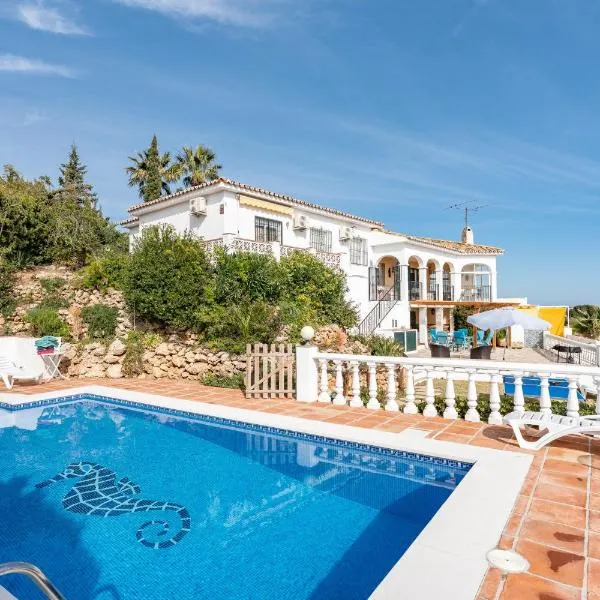 Villa Mágica Benalmadena, hotel in Benalmádena