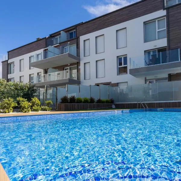 Remior Home - 1 min Playa - Piscina, hotel a Pena