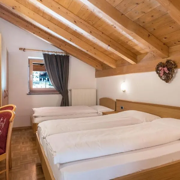 Villa Lory 5, Hotel in Canazei