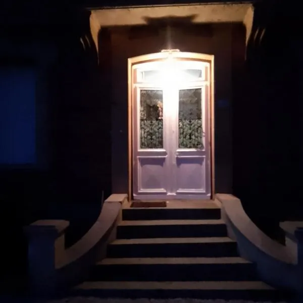 BB des 6 arcs"" – hotel w mieście Coulonces