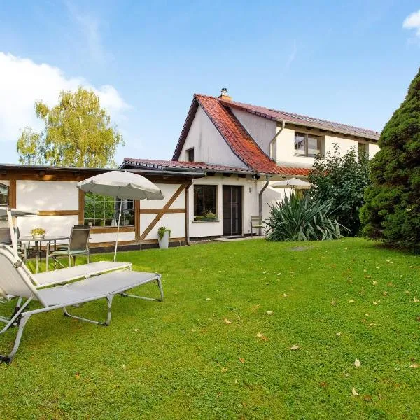 Ferienwohnung To Hus: Putbus şehrinde bir otel