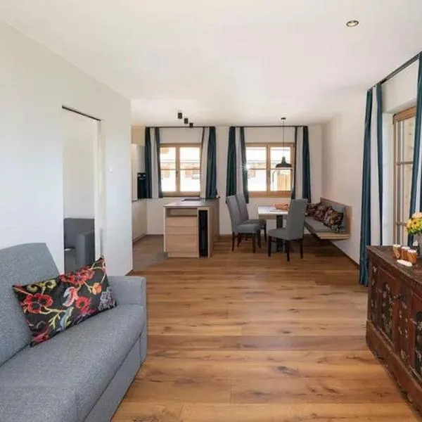 Himml Schlosshof, khách sạn ở Fiè