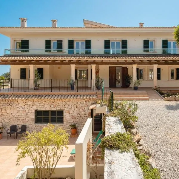 Villa Salinas de Mallorca, hotel a Colònia de Sant Jordi
