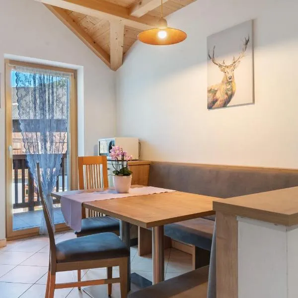 Ferienwohnung Kohlerhof、サン・ジェネージオ・アテジーノのホテル