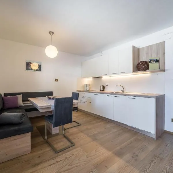 Ferienwohnung Kratzberg Edelweiss, hotel em Avelengo