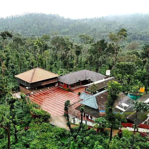 Coffee Crown Homestay - 1km to Falls, Estate, Home Food, hotel a Sakleshpur