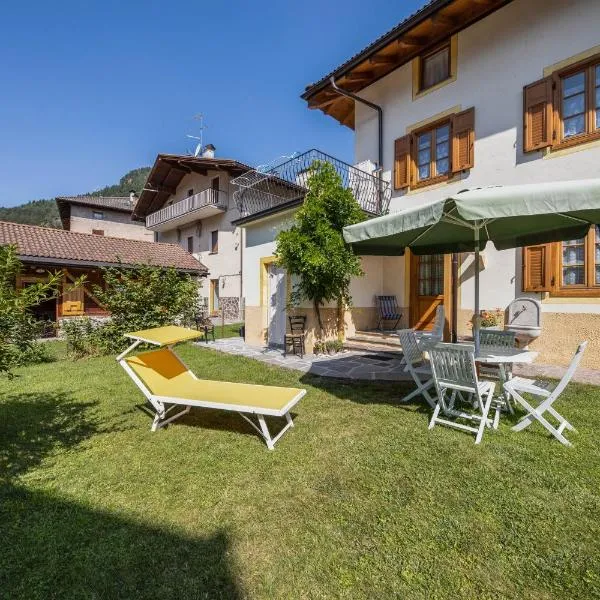 Casa Nicole, hotel in Castello di Fiemme