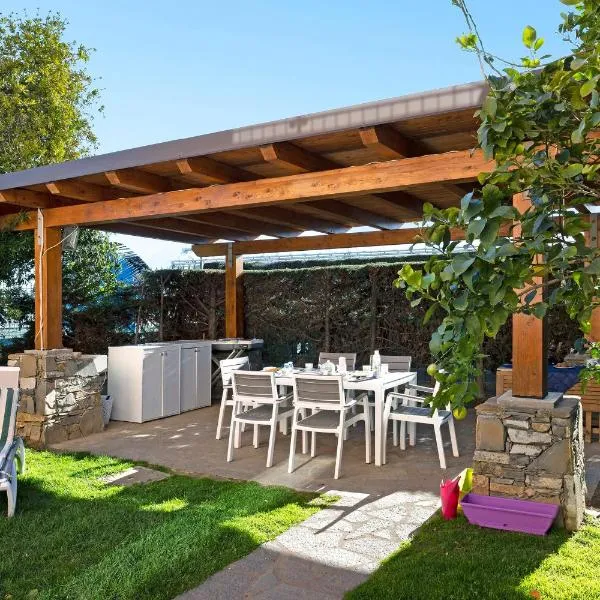 Home Charlene parking e patio, hotel in Albenga