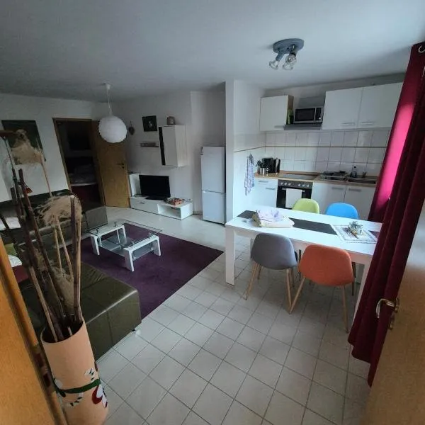 2 Raum Wohnung voll Ausgestattet 15 min von Dresden, hotelli kohteessa Klipphausen