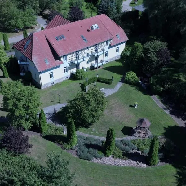 Herrenhaus Talevski, hotel u gradu 'Groß Plasten'