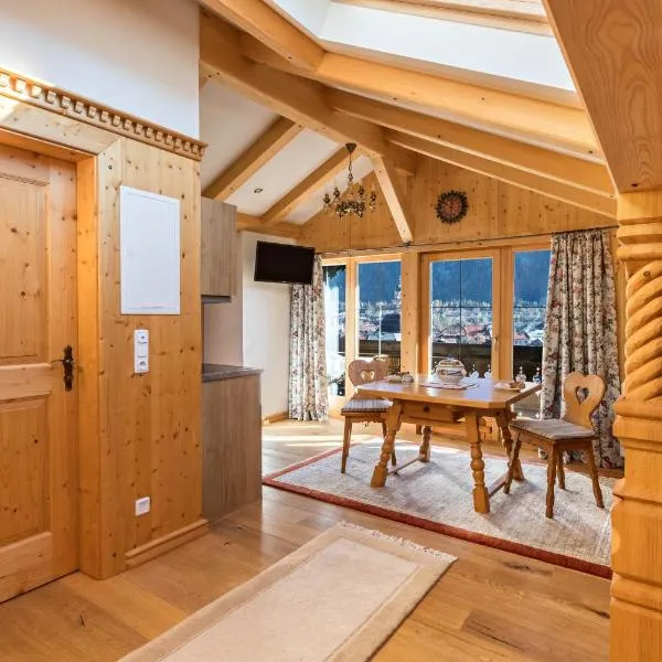 Ferienwohnung Bergkristall, Hotel in Mittenwald