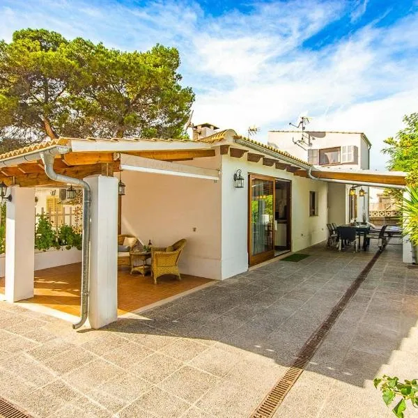 Casa de los Pinos, hotel in Port d'Alcudia