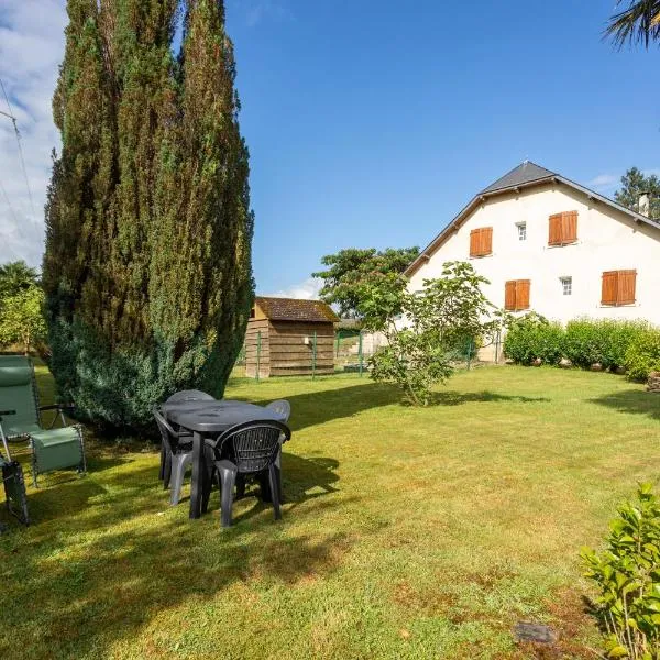 T3 Aramits Pyrénées Béarnaises, hotel in Aramits