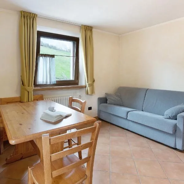 Chalet Anna Rododendro، فندق في ليفينو