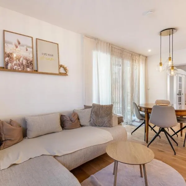 bei Thérèse - Erdgeschoss, hotel en Miltach