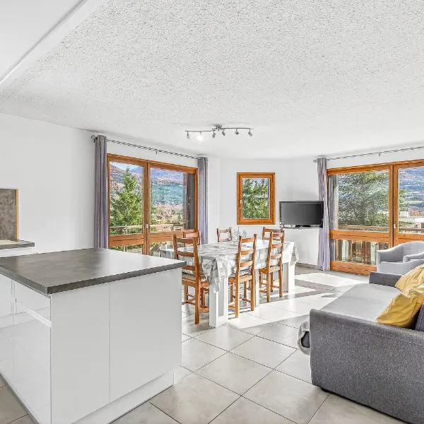Le Ciel Plein: Embrun şehrinde bir otel