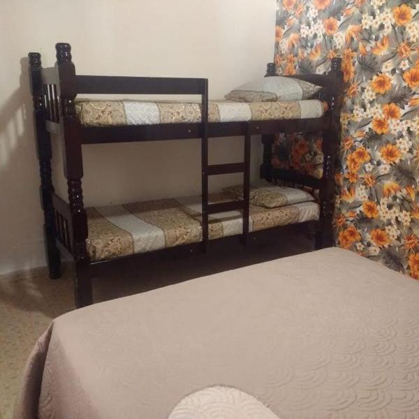 Casa Guacuri - Casa de temporada e eventos - apartamentos com suítes - Piscinas e Amplo Estacionamento - Foto 2