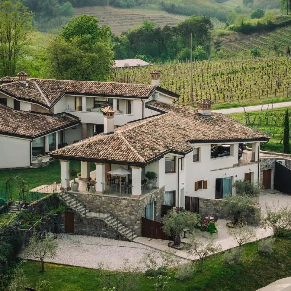 Maravida Vacation Rooms, hotel in Dobrovo