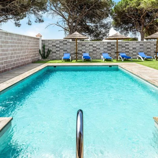 Casa Torre De Meca 3 Shared Pool, хотел в Лос Канос де Мека