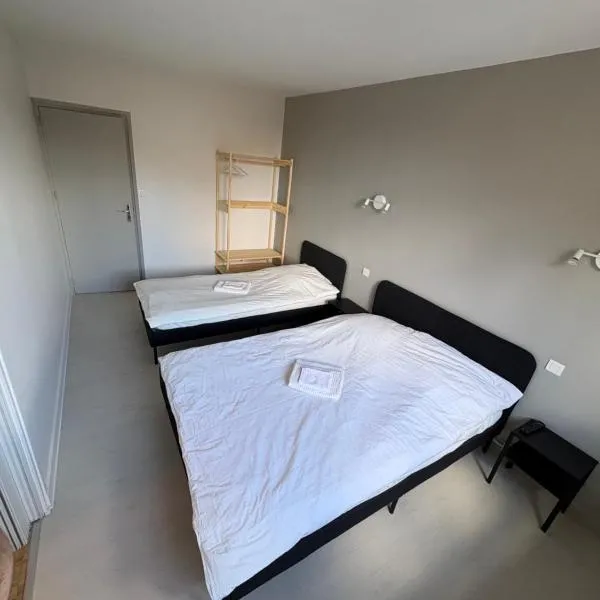 Hôtel café des cours, hotel v destinácii Cébazat