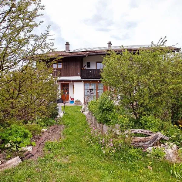 Ferienwohnung beim Roana, хотел в Инцел