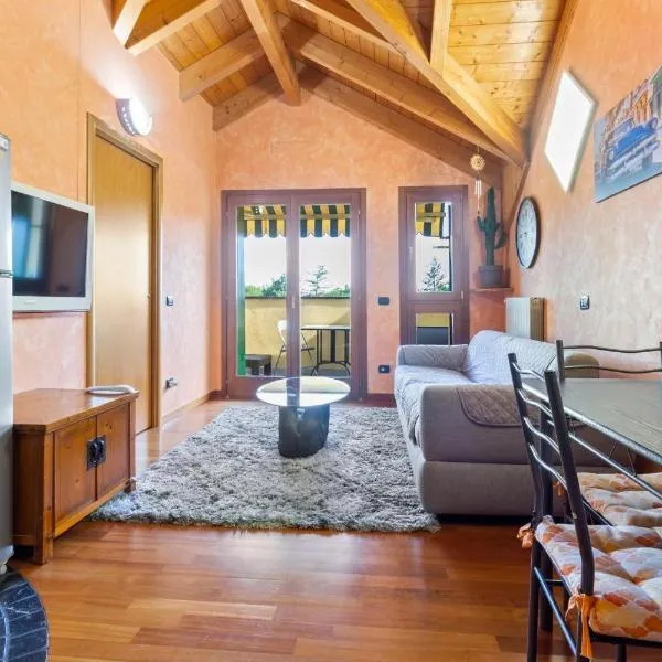 Lovely Orange House, hotel u gradu 'Viggiù'