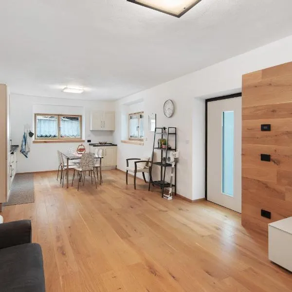 Appartamento Rododendro, hotel em Piaia