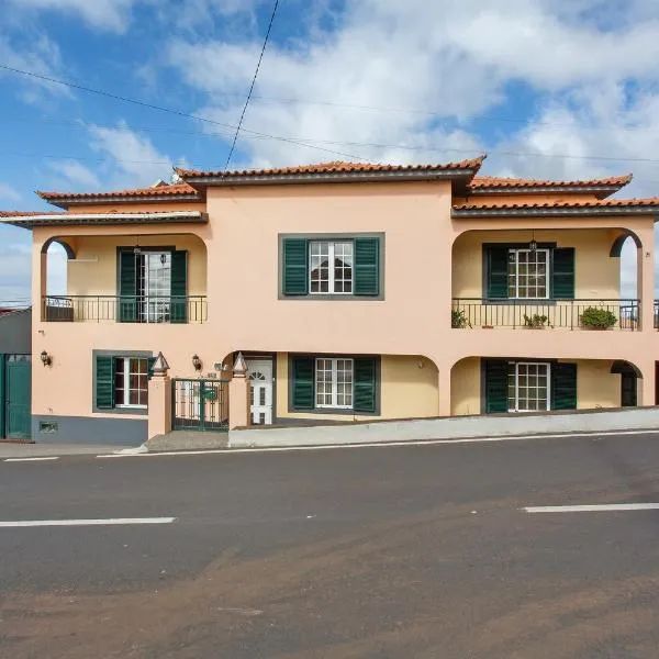 Apartamento Maria, Hotel in Canhas