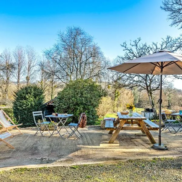 Les gîtes de la vallée du rivoal, hotel di Lopérec