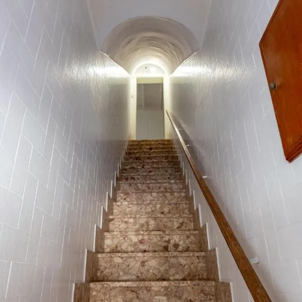 Gma Home Primo Piano, хотел в Пулзано