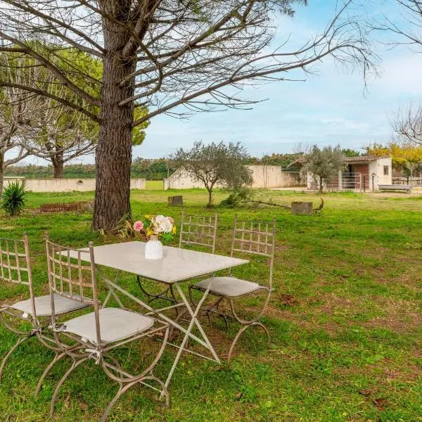 Maison Marquet, clim et jardin, hotel a Beaucaire