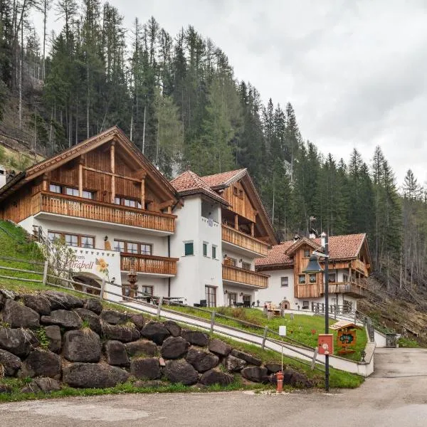Apartments Mirabell, viešbutis mieste Livinallongo del Col di Lana