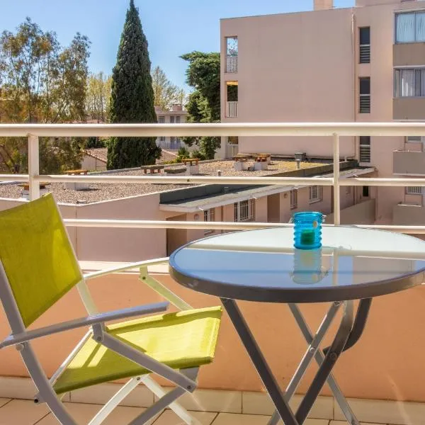 A 400m de la plage, hótel í Fréjus