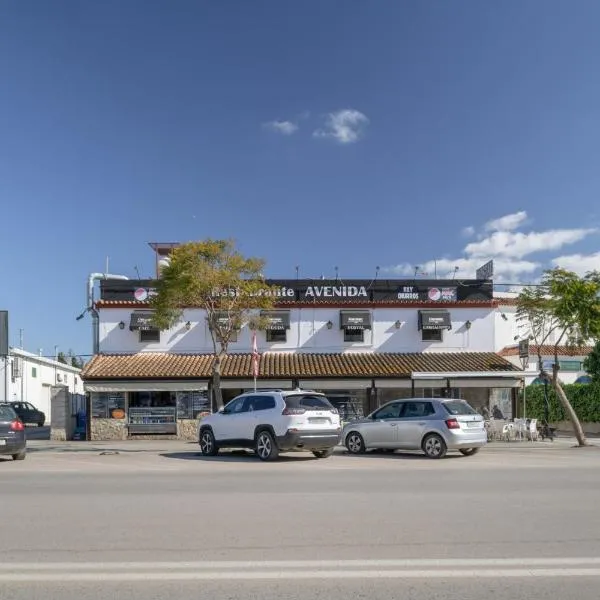 Hostal Avenida, hotel in Conil de la Frontera