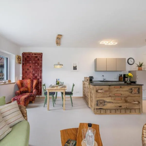 Alb-Sonne Ferienwohnung – hotel w mieście Sonnenbühl