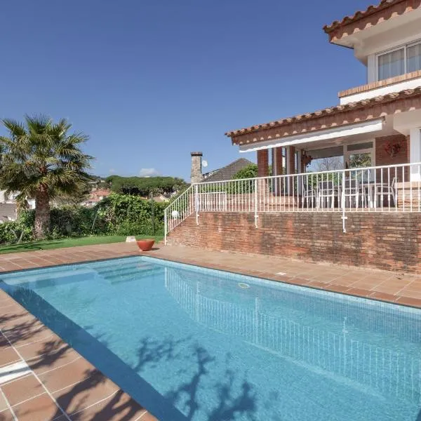 Villa Berganti, hotel v destinaci Canet de Mar