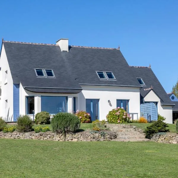 Chambres vue mer 300m plage, hotell i Plogoff