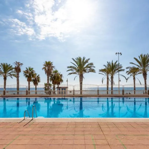 50 mts beach with sea views pool, hotel in Algarrobo-Costa