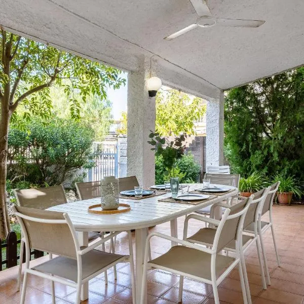 Villa 30 m from the beach Cambrils, Hotel in Cambrils