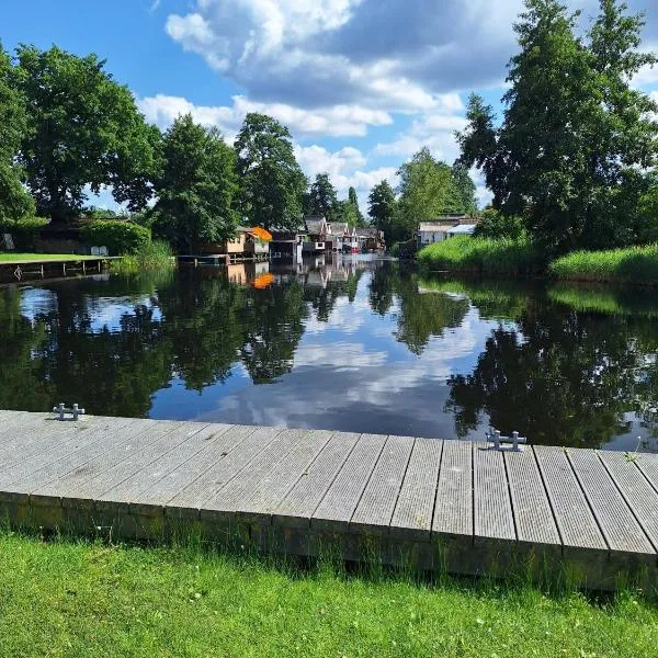 Güstrow में, होटल Ferienhaus am Wasser, Bootshaus