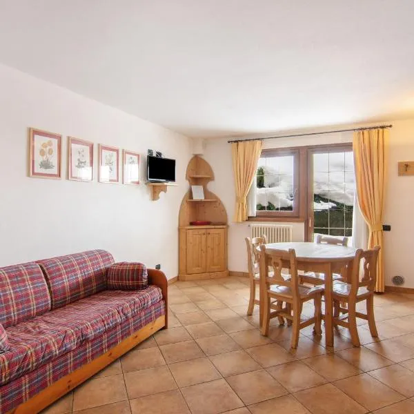 Residence Larice Bianco App n4, хотел в Камподолчино