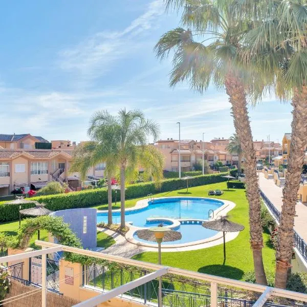 Casa en playa con piscina Novamar, hotel in Santa Pola
