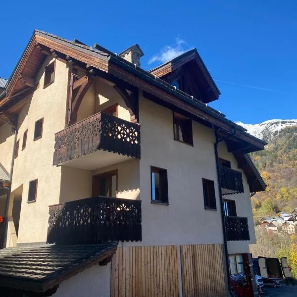 Chalet de l'Ardoisière, готель у місті Saint-Colomban-des-Villards