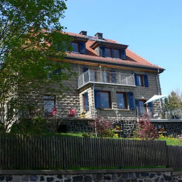 altes forsthaus schotten: Schotten şehrinde bir otel