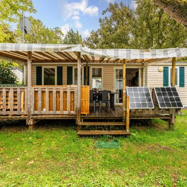 Mobil Home Confort Avec Clim 6, hotel in Onesse-et-Laharie