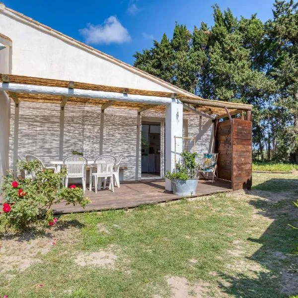 Mas des Cypres - Mazet 5, hotel in Saintes-Maries-de-la-Mer
